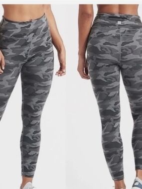 Vuori Caspian Camo Leggings